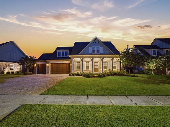 4th image of 121 Revana Way