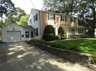 204 Highland Dr, Milltown, NJ