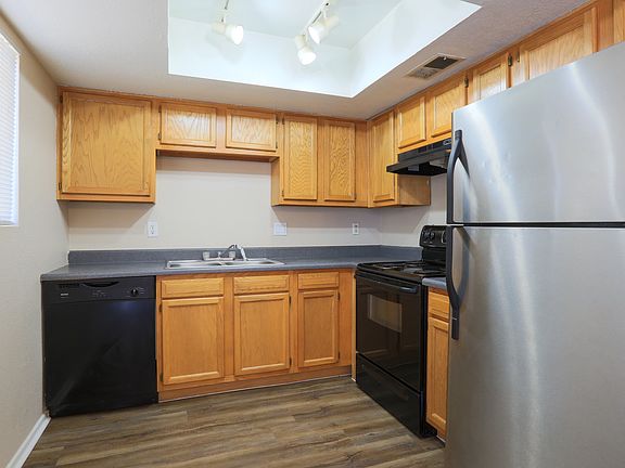 5th image of 2847 N 46th Ave APT 7