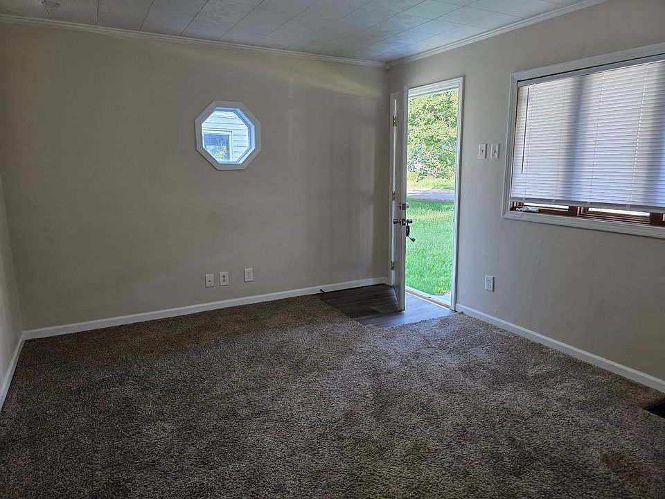 1st image of 730 N Elmer St