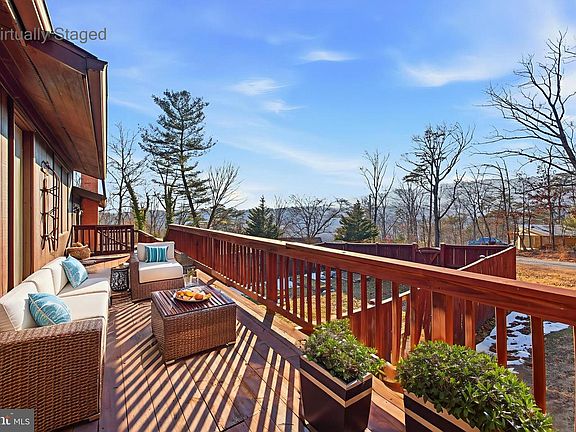 5th image of 455 Woodside Dr