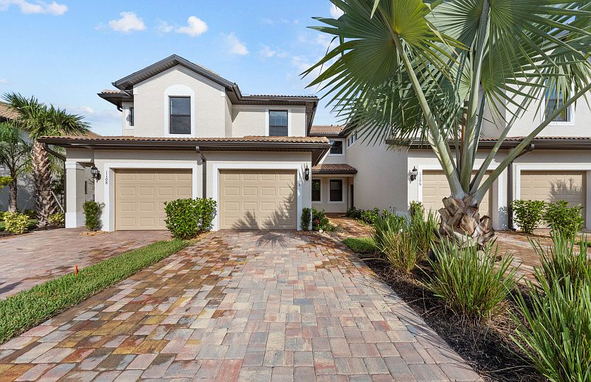 Welcoming Egret Exterior