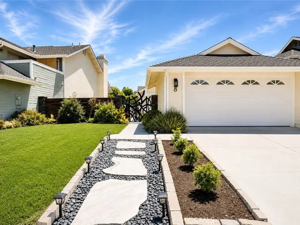 8 Laurel Creek Ln, Laguna Hills, CA 92653