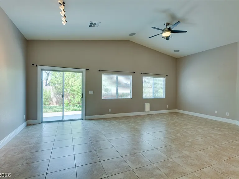 82 Rattlesnake Grass Ct — Photo 15