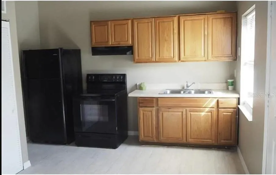 3 bed, 800 sqft, $1,800 — Photo 4