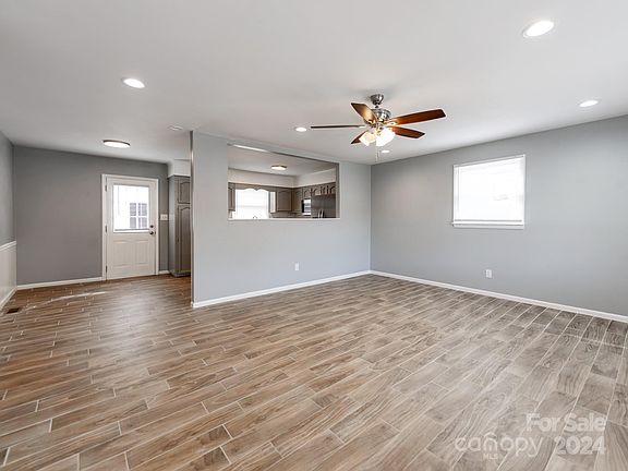 5th image of 4306 Freeport Dr