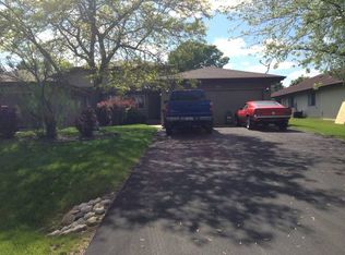 W6195 Long Ct, Appleton, WI 54914