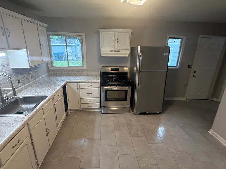 2571 E Melbrook Dr — Photo 5