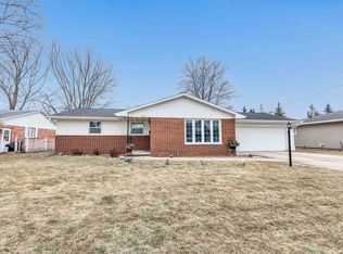 1648 Debra Ln, Green Bay, WI 54302