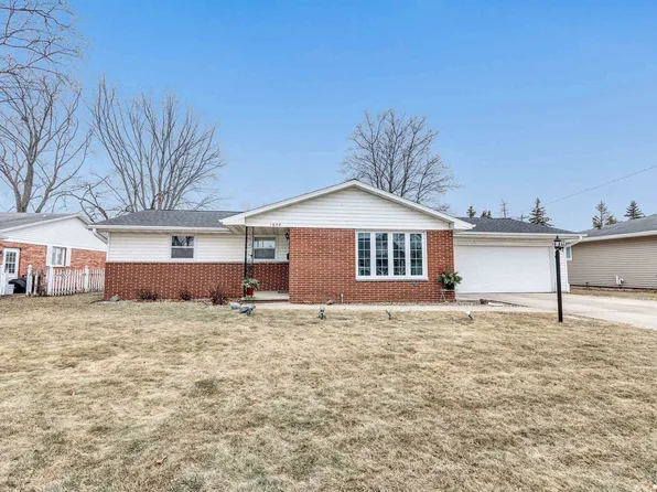 1648 Debra Ln, Green Bay, WI 54302