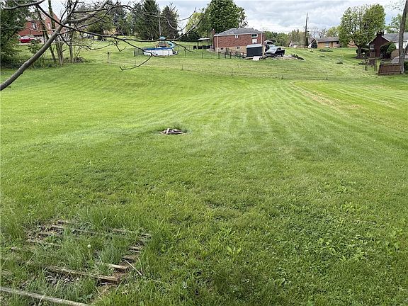 5th image of 446 Thompsonville Rd