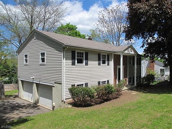 3rd image of 16 Baldwin Dr