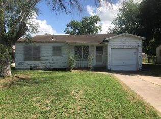 220 W 7th St, Alice, TX 78332