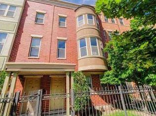 720 W Evergreen Ave #720, Chicago, IL 60610