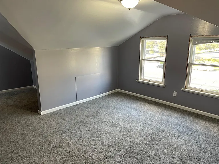 18201 Royalton Rd — Photo 12