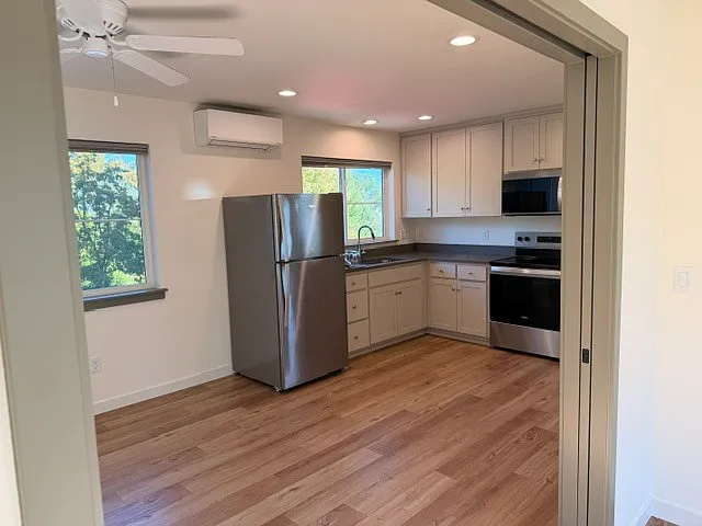 261 Talent Avenue - B — Photo 2