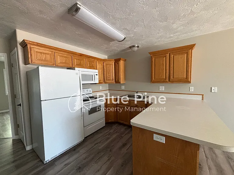 139 Stockham Blvd #2 — Photo 4