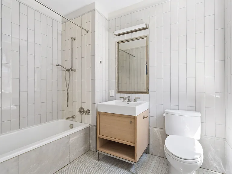 301 E 50th St #12A — Photo 8