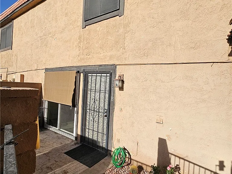 311 Brookside Ln #B — Photo 13