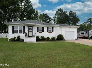 1825 Peartree Rd, Elizabeth City, NC 27909