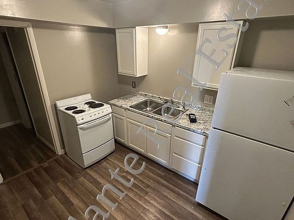 3rd image of 1222 Idaho St