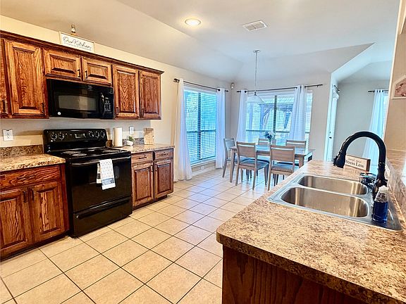 5th image of 7028 Seton Hall Dr