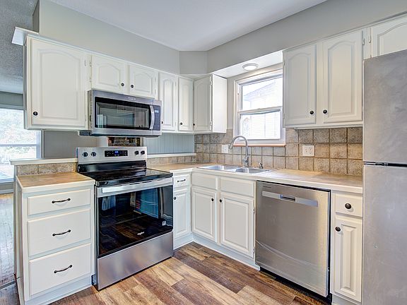 3rd image of 3429 NE 69th St