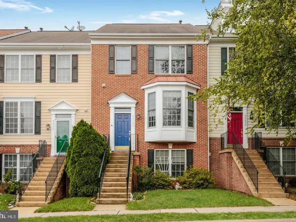 43450 Katling Sq, Chantilly, VA 20152