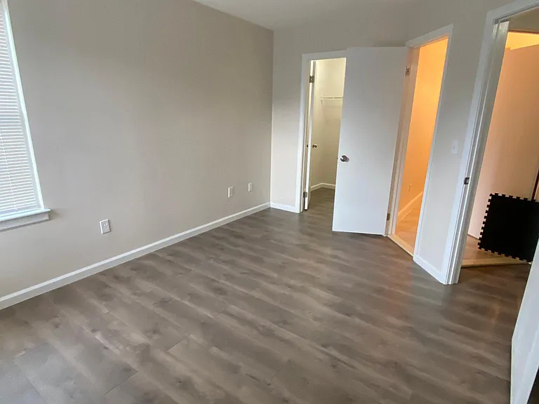 36 Renaissance Ln — Photo 38