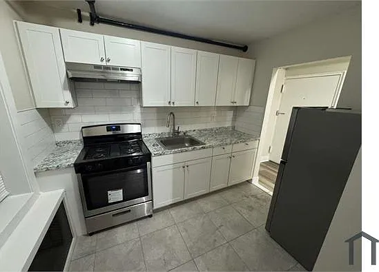 116 S Grove St #B2 — Photo 1