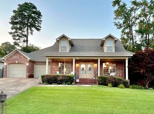1208 Churchill Dr, Benton, AR 72019