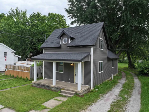 221 Park St, La Porte, IN 46350