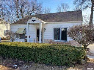 5 Baldwin Rd, Jacksonville, IL 62650