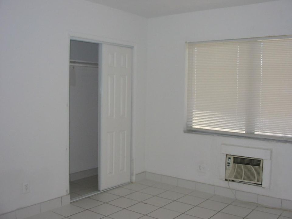 1st image of 1540 NE 130th St