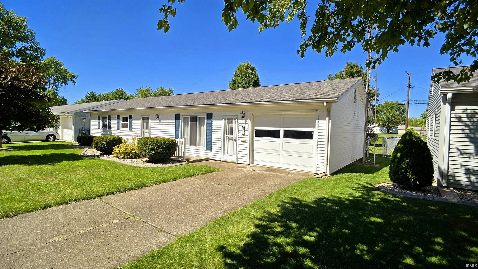 2028 W Walnut St photo 1