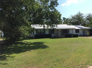 587 Locust St, Point, TX 75472