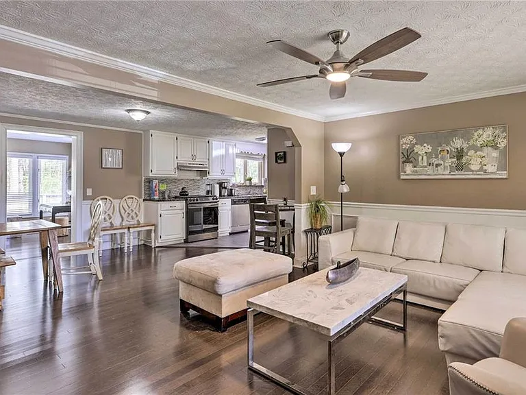 6207 Moss Dr — Photo 4