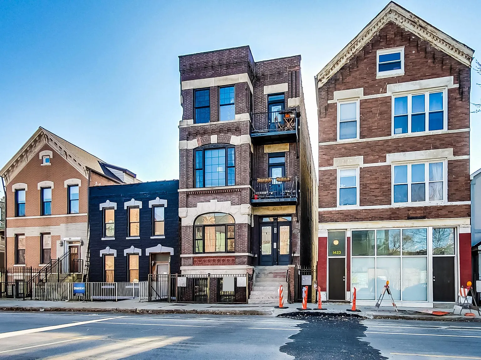 1421 W Augusta Blvd — Photo 4
