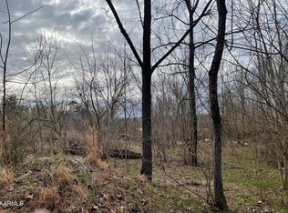 132 County Rd, Athens, TN 37303