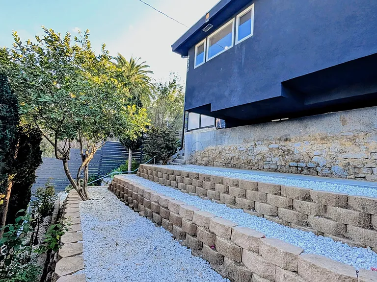 2338 Riverside Dr — Photo 13