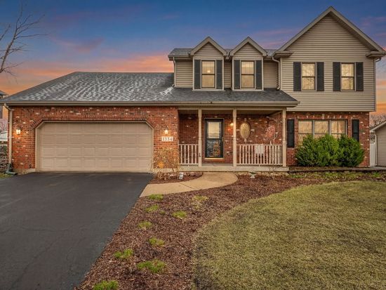 1334 Walsh Dr, Yorkville, IL 60560