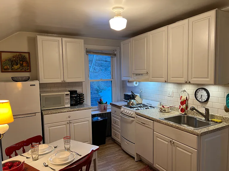 32 Mearns Ave #3 — Photo 5