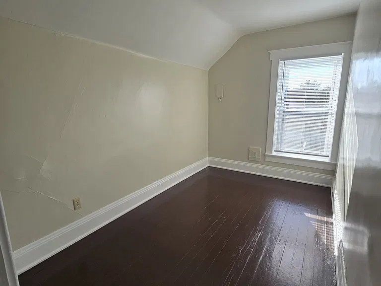 1015 Vine St — Photo 8