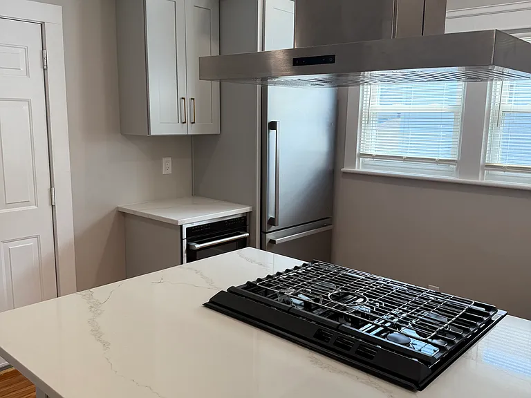 64 Rochambeau Ave #2 — Photo 5