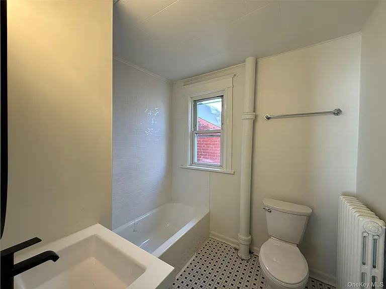 40 N Clover St — Photo 11