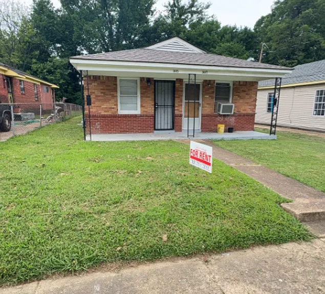 1445 Britton St — Photo 2