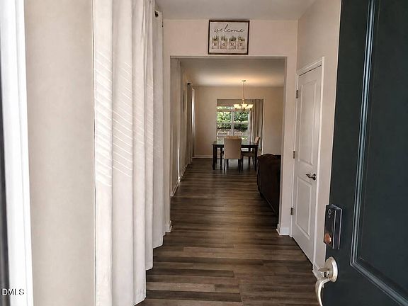 5th image of 328 Villanova Dr