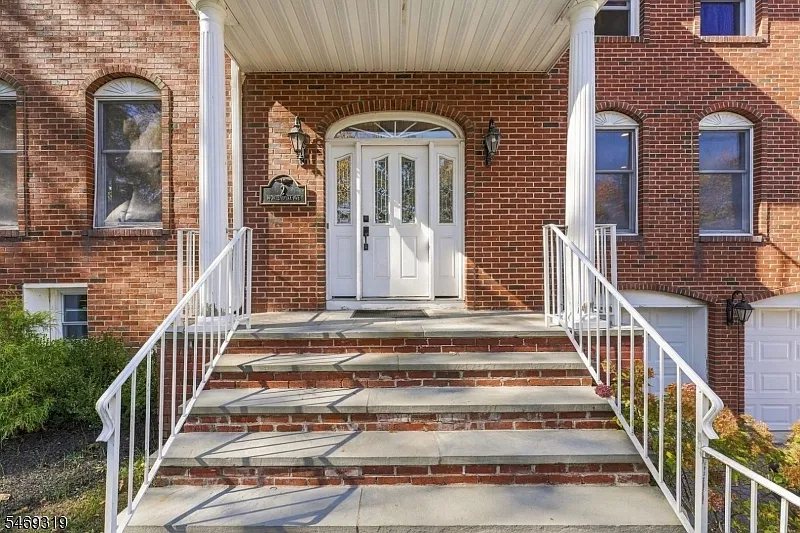 4 bed, 4.0 bath, $7,200 — Photo 4