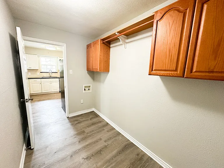 6461 Danbury Ln — Photo 18