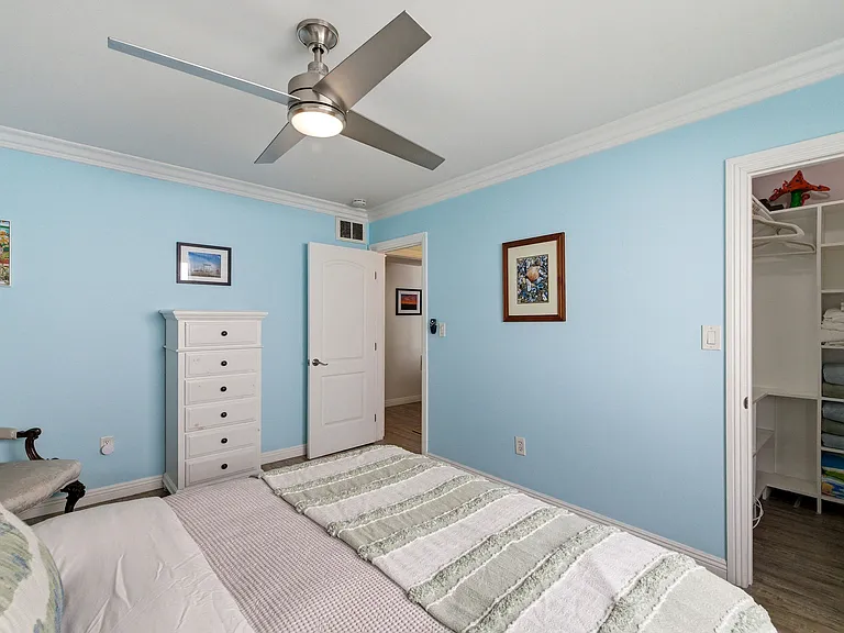 1600 Ardmore Ave #219 — Photo 18